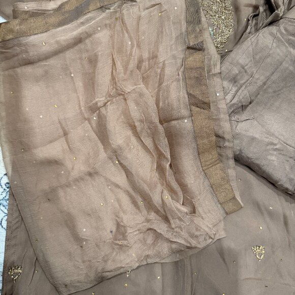 INDIAN BOUTIQUE 3 PCS | CUSTOM STITCHED | CHIFFON | KARCHUPI WORK - Picture 6 of 6